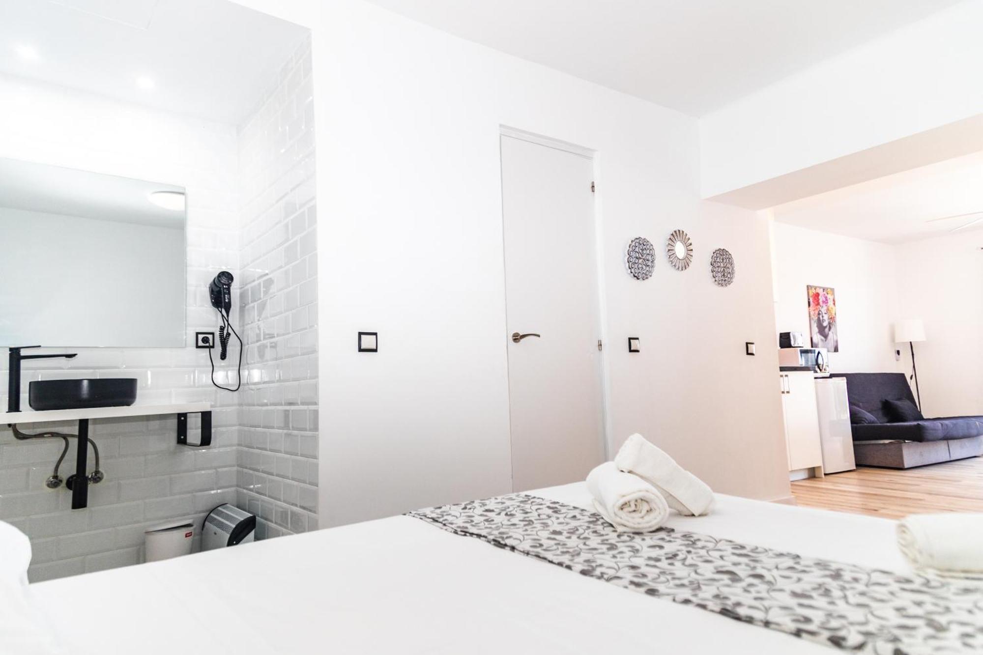 Jacaranda Apartments & Studios Es Cana Εξωτερικό φωτογραφία